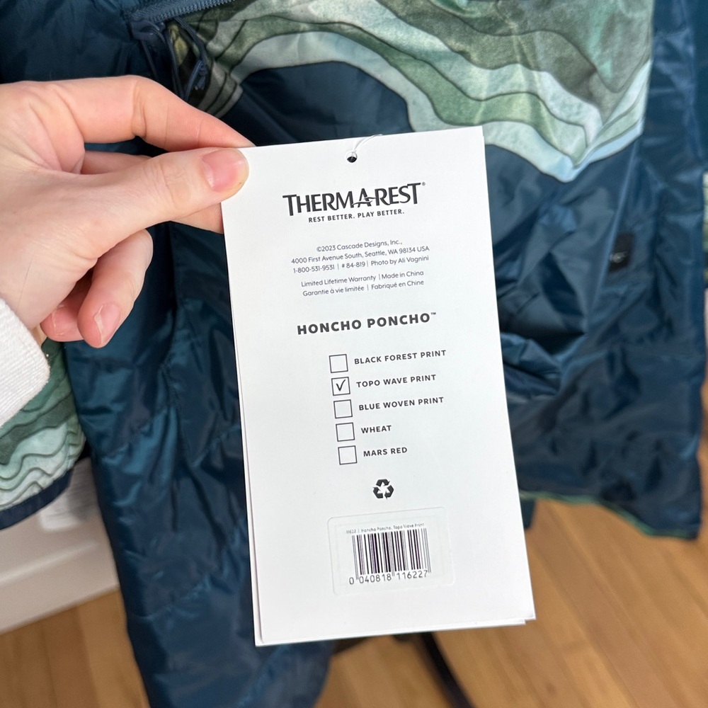 NWT Therm-A-Rest Honcho Poncho camping blanket poncho water resistant - Picture 11 of 14